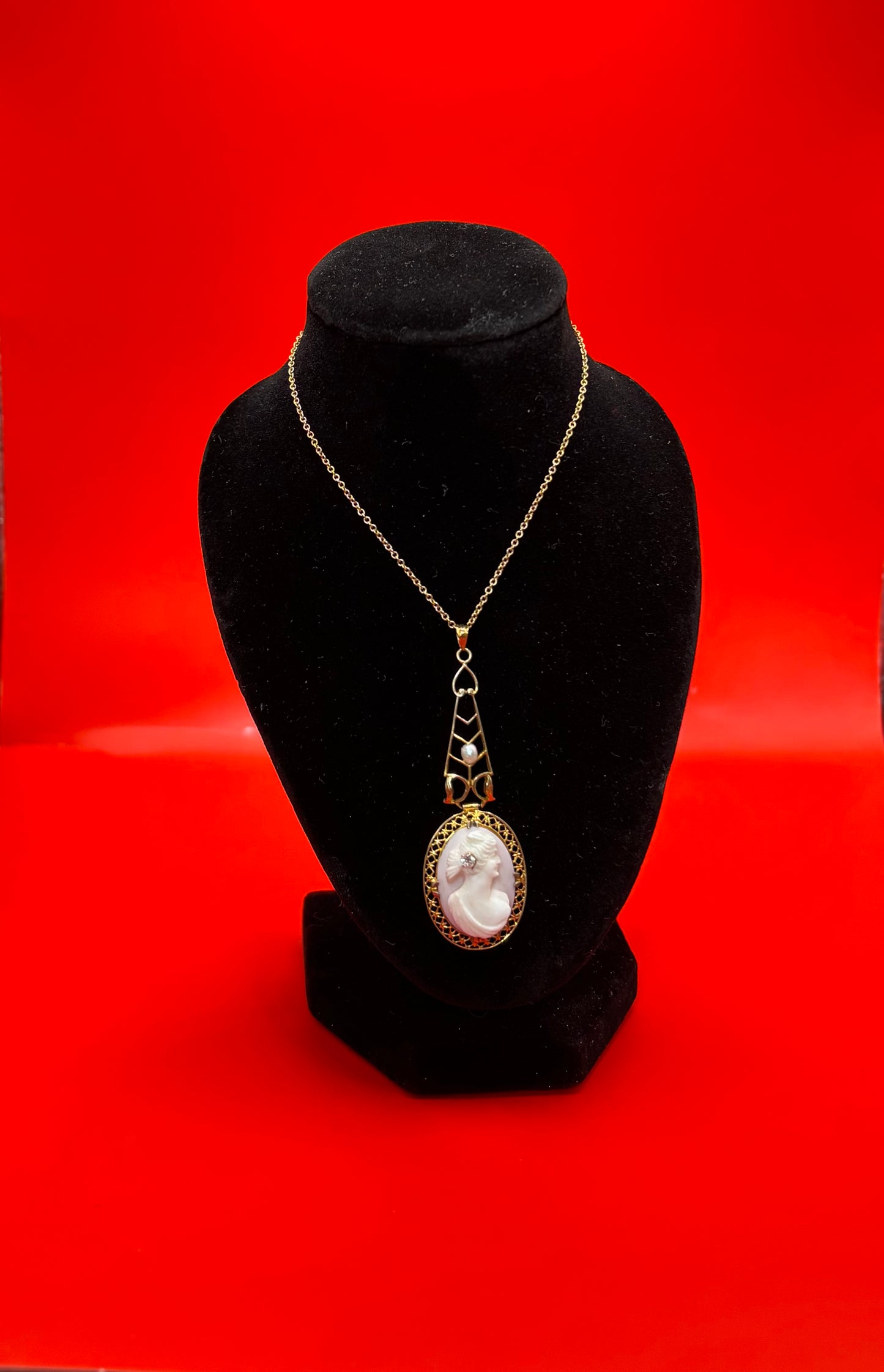 Antique Victorian Cameo pendant en habille