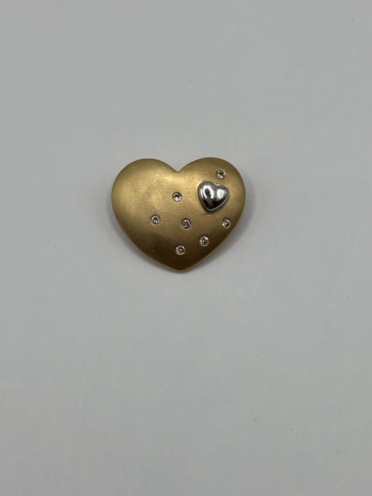 Heart pendant with diamonds