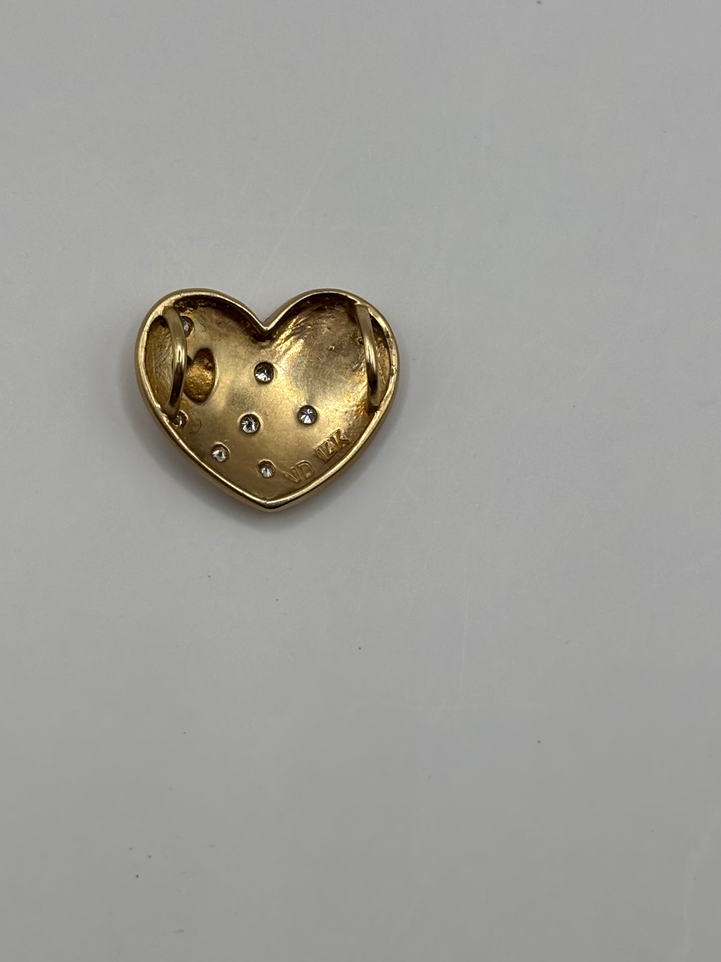 Heart pendant with diamonds