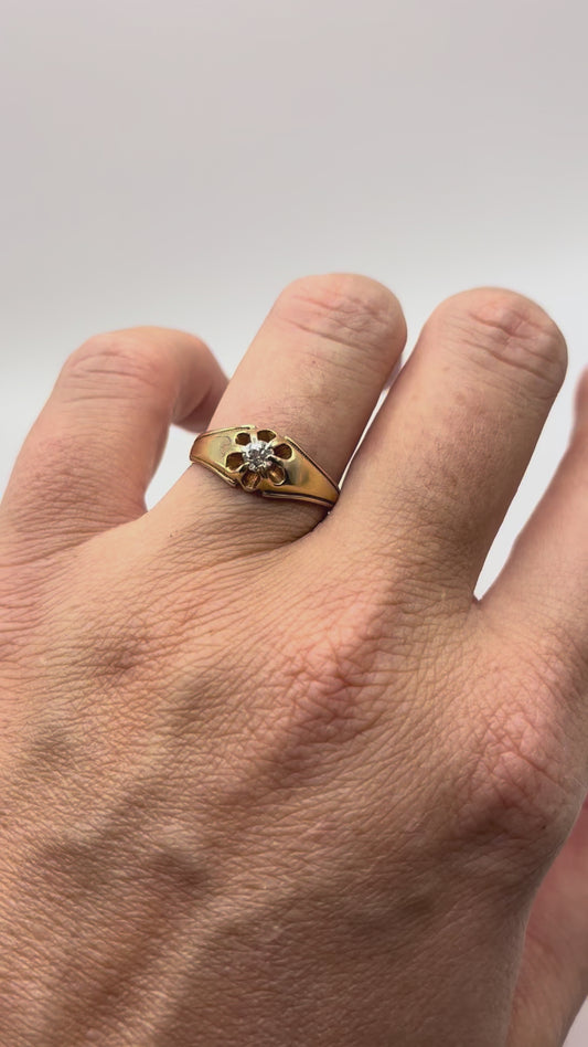 Victorian old mine cut diamond ring Belcher setting